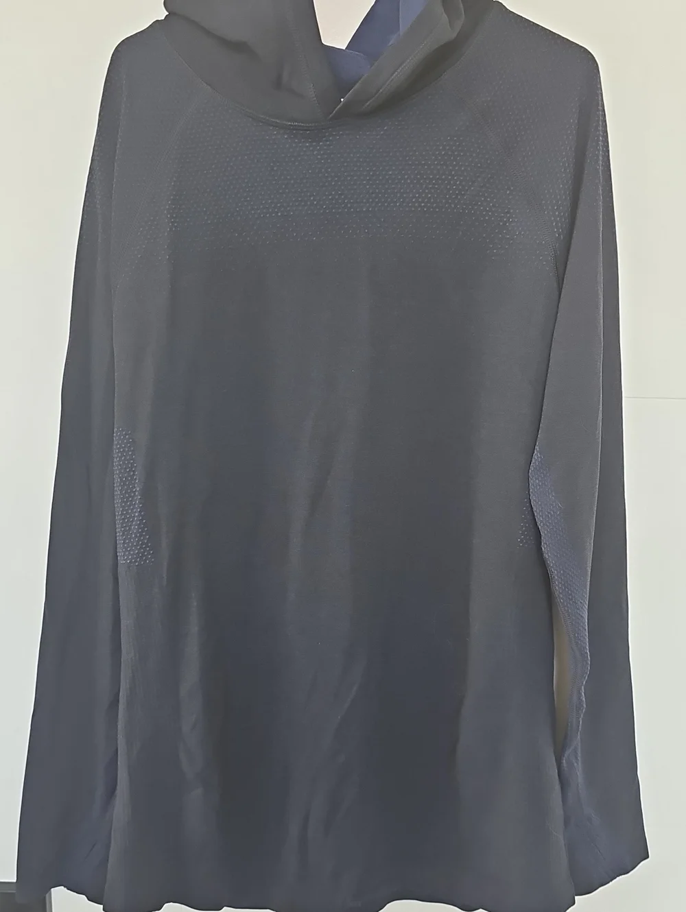 All In Motion Lightweight Navy Blue Hooded Athletic Shirt Boys Sz L 10/12